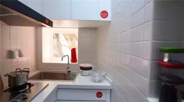 北京40㎡夹缝学区房挤下6口人，准备生二胎，女婿只能睡折叠床