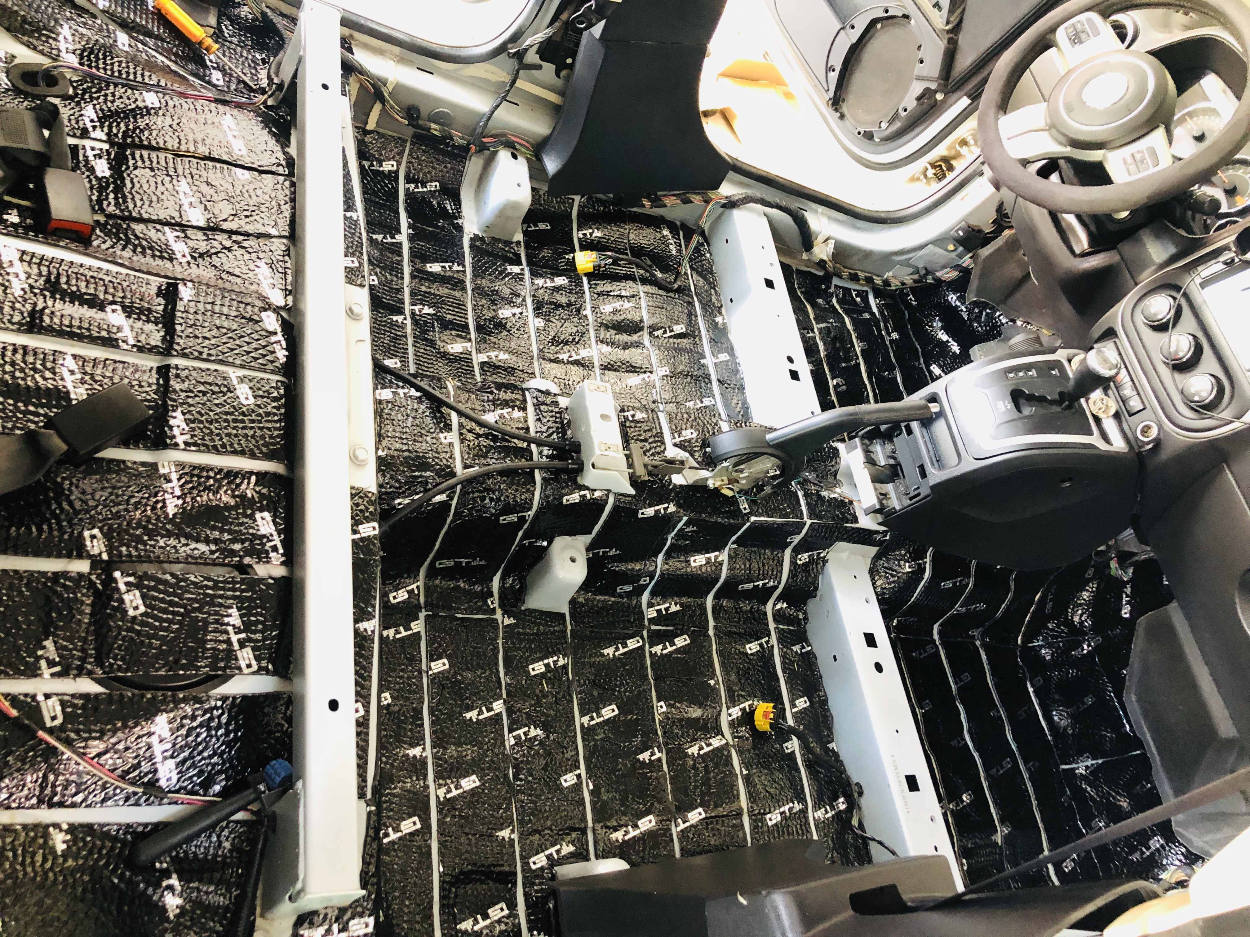 jeep指南者爆改,jeep指南者1.4t家享版隔音效果