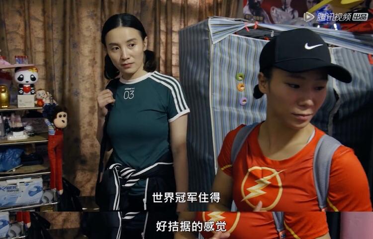 因为家里穷很自卑一直很懂事,家里很穷却又无忧无虑