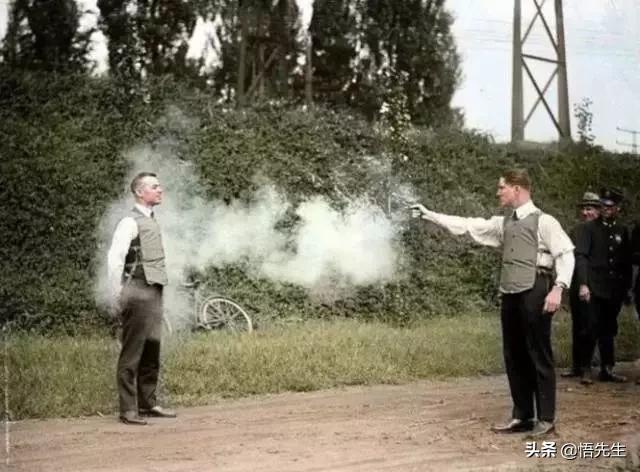 年轻时的霍金照,霍金年轻时照片有多帅