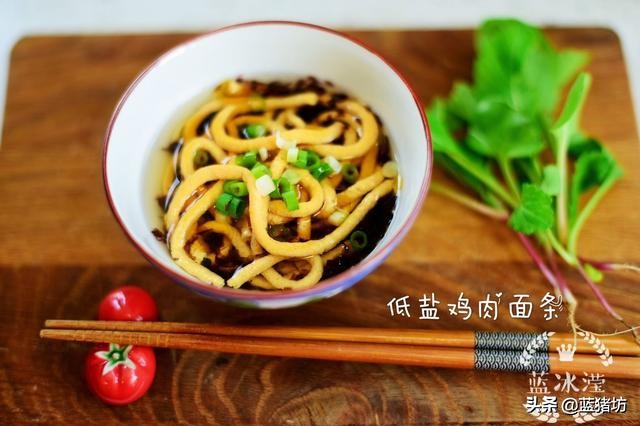宝宝增加营养食品,宝宝8个月需要准备什么辅食工具