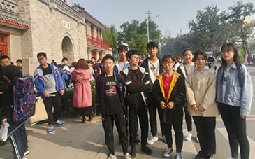 辉煌70年奋进新时代小学征文,莘县二中2018届