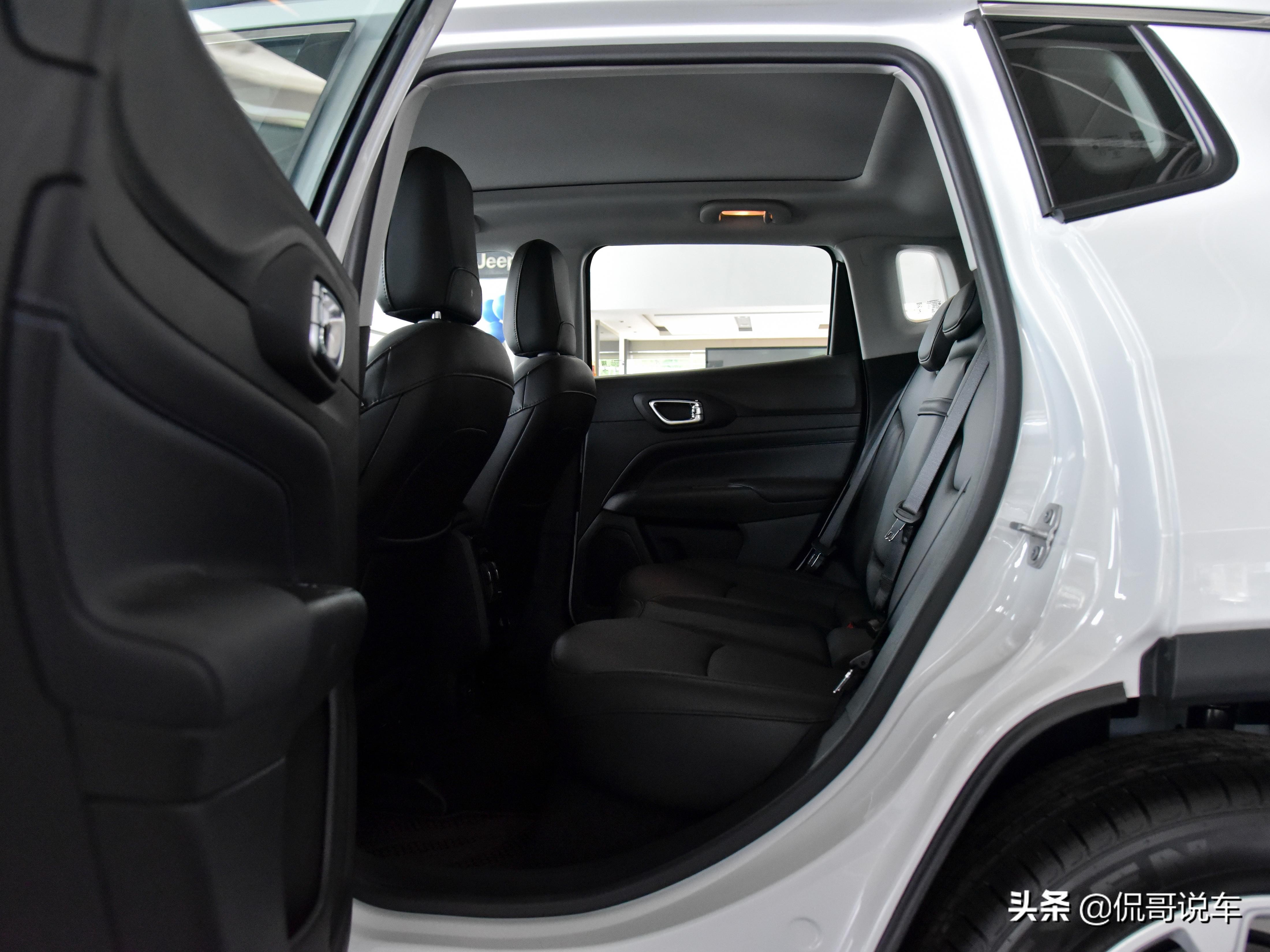 进口指南者2.4四驱越野测试,硬汉外观越野车