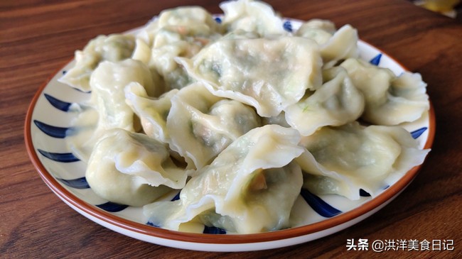 茴香馅饺子这样调鲜香翠绿不出水,茴香饺子馅怎么调最好吃家常做法