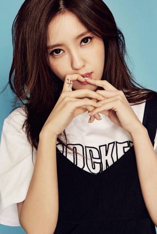 31岁的朴孝敏是韩版穿搭达人,朴孝敏nicebody黑色衣服