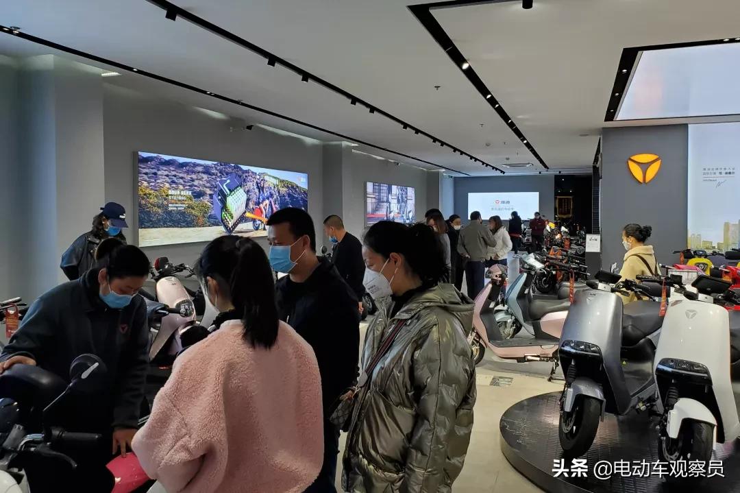 雅迪电动车一年内电池免费换要求,雅迪超长续航电动车免费换电池吗