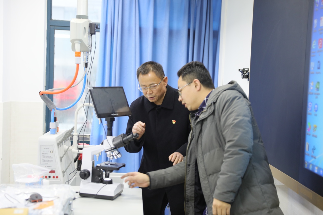 真抓实干在行动科技教育放光明——郑州12中随访记