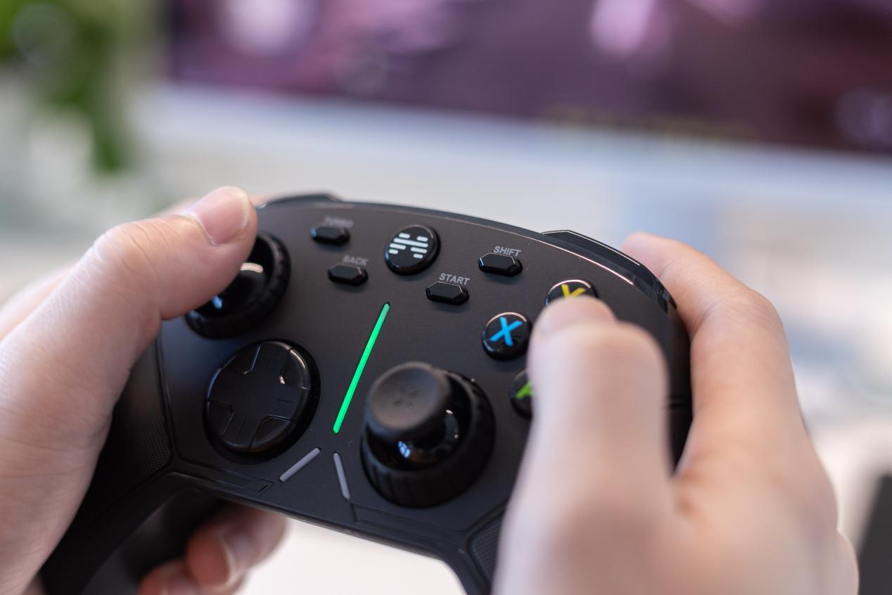 冷饭都比热饭香？极品飞车14重制版，依旧获得高分好评