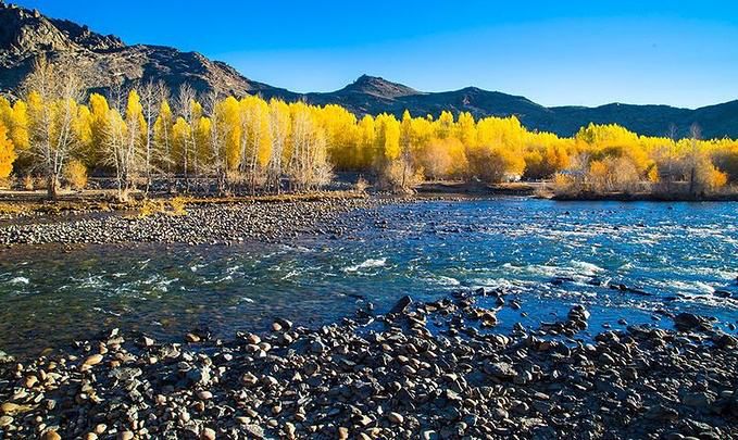 三山夹两盆是哪里的地形,三山夹两盆是哪几个山脉