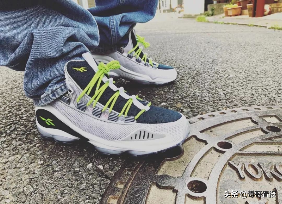 reebok什么意思啊,为什么reebok两个标志