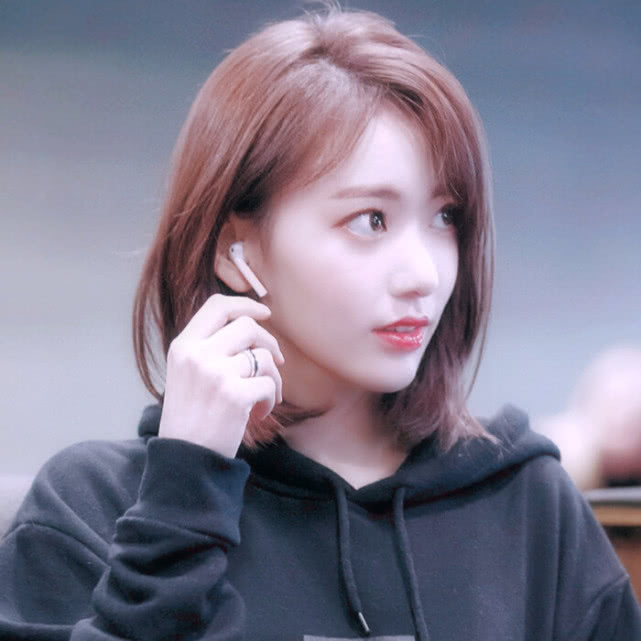 南韩颜霸朴灿烈凭exo出道火遍亚洲,韩国爱豆lisa有多卑微