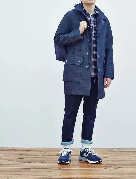 牛仔裤搭什么鞋子最好看,宽阔腿牛仔裤配什么鞋子合适