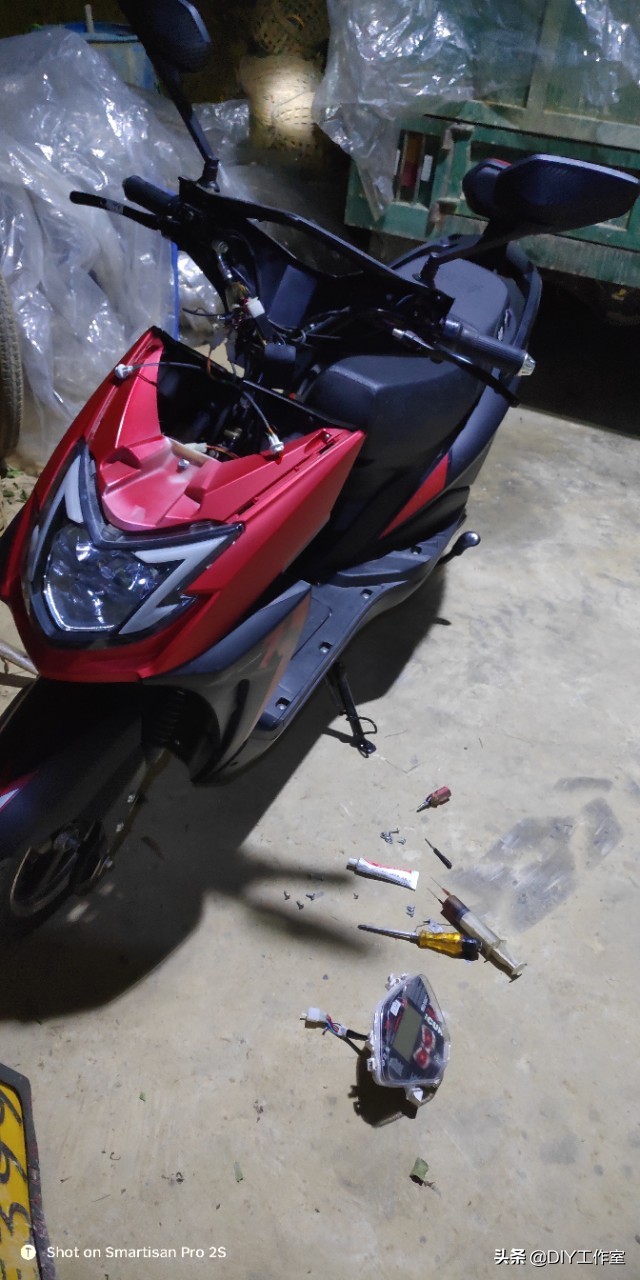 强迫症技术宅花了一千多网购电动车回来DIY组装