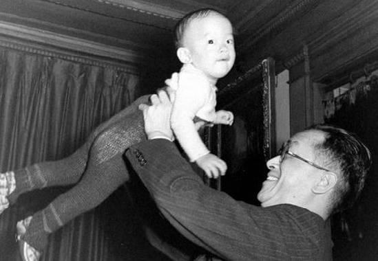 母亲对孩子说父亲去世,母亲得知儿子去世的瞬间