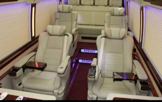 高端中巴车丰田考斯特,丰田考斯特中巴有多少座