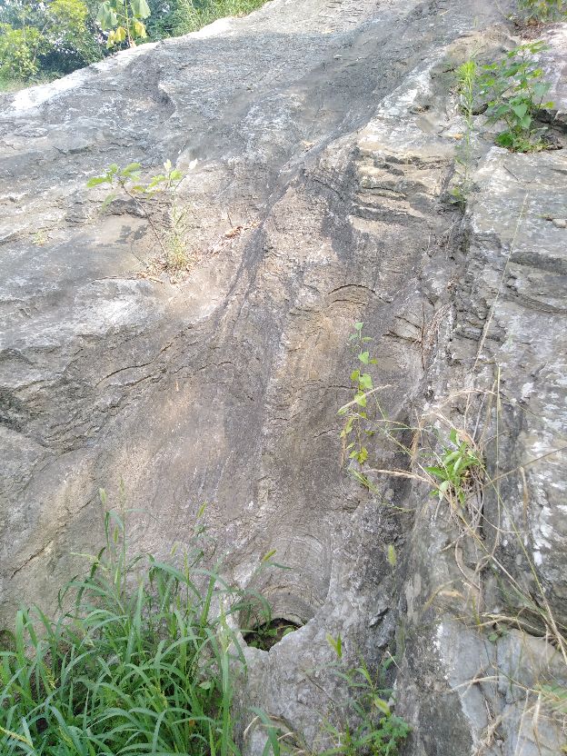 马跃檀溪遗址马蹄印,襄阳马跃檀溪遗址