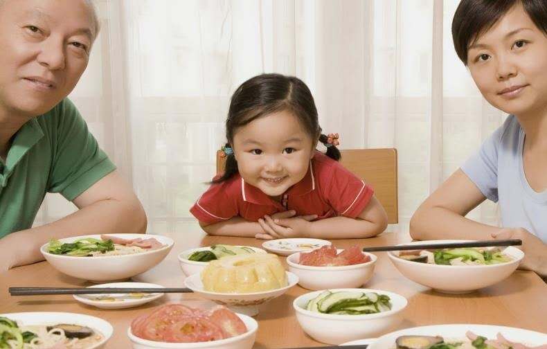 小孩不好好吃饭怎么育儿,宝宝不好好吃饭的小技巧
