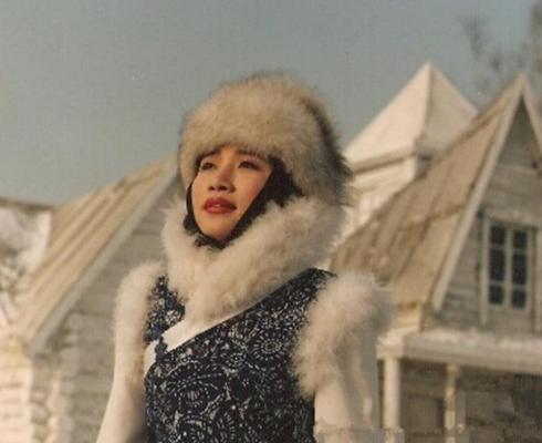 歌星李娜为何出家现在过得怎么样,李娜从一鸣惊人到看破红尘