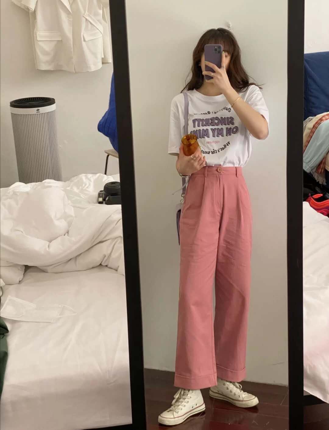 小孩粉色上衣配什么裤子好看,粉色裤子配什么颜色上衣好看女孩