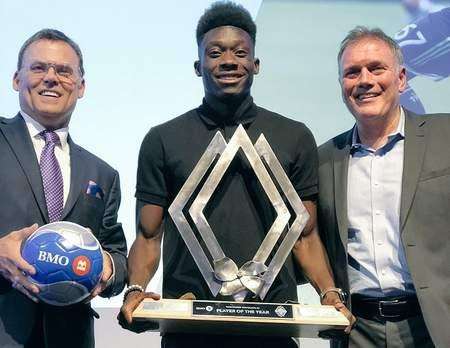 枫叶之国倾力培养的边路帝星，变身为拜仁左路进攻的新引擎（上）