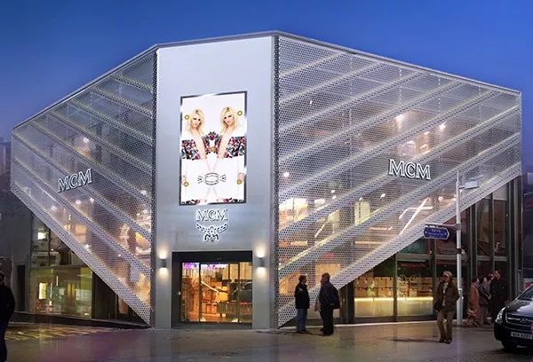 从濒临倒闭到年营收25亿,从濒临倒闭到市值266亿