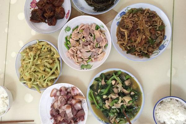 上了年纪变矮是怎么回事呀,人多大年纪身高会变矮