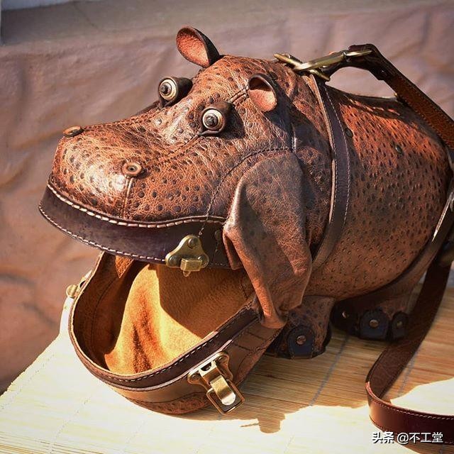 吸引异性表情包,吸引人的眼球包包