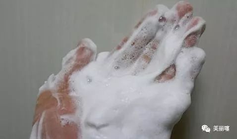 商场一楼都卖化妆品,为什么商场一层都是珠宝化妆品