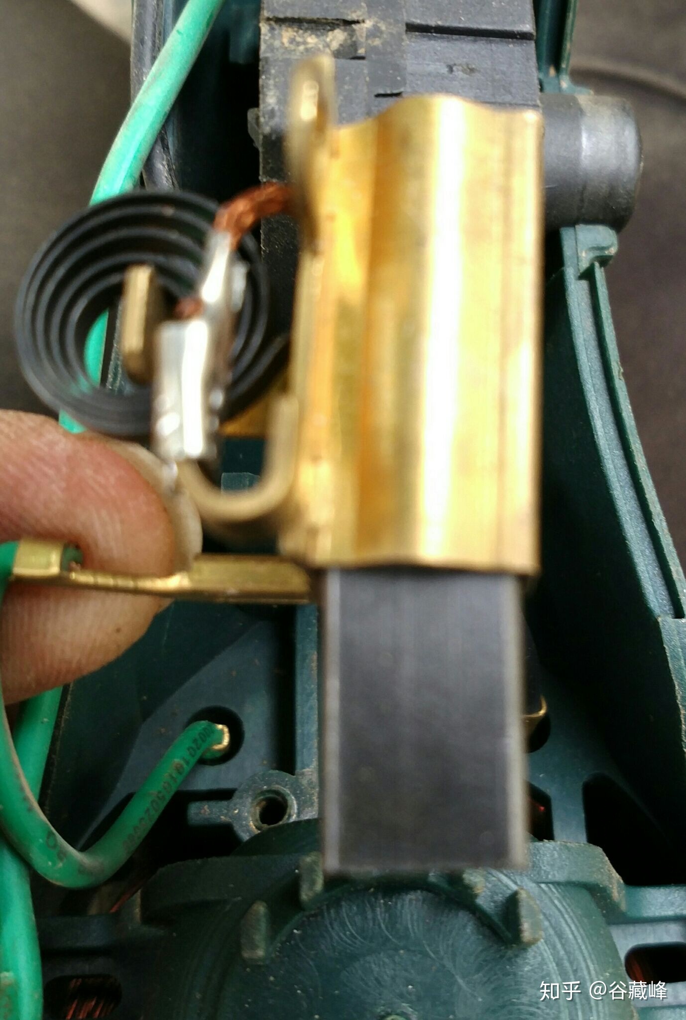 东成手电钻如何更换碳刷,碳刷的作用与原理
