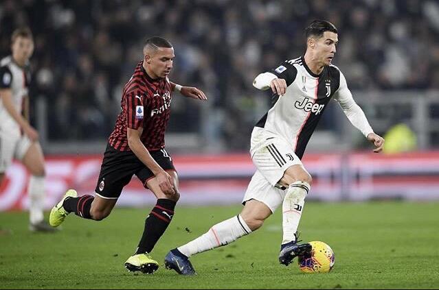 伊布与c罗的巅峰对决,伊布第三次战胜c罗