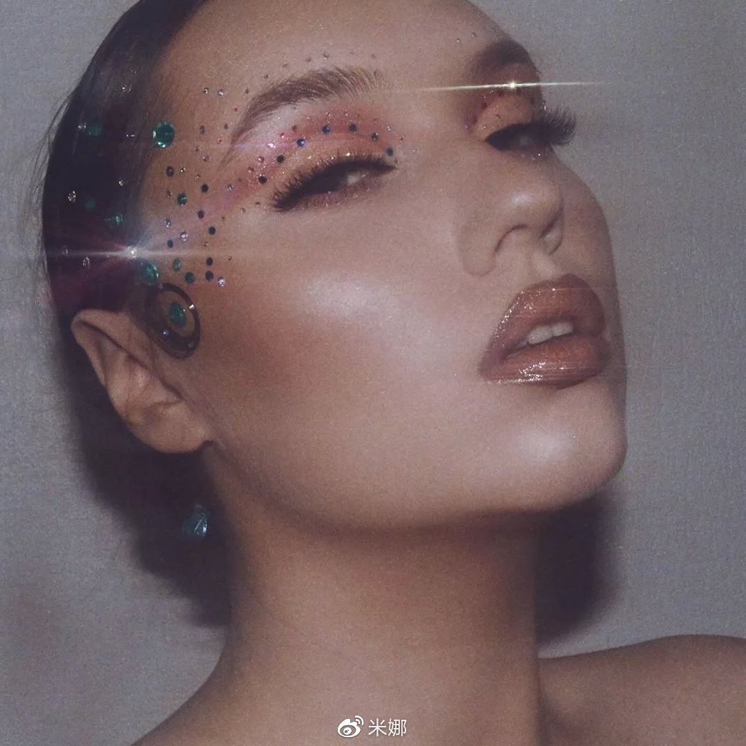 泫雅ins晒美照,泫雅携新作品回归