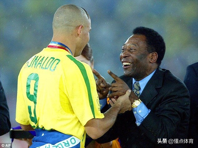 足球最难忘的视频,十大足球难忘瞬间