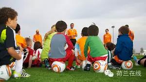 荷兰足球队历次世界杯成绩,荷兰队虽败犹荣