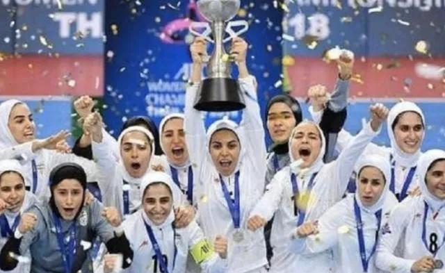 37岁足球运动员新冠死亡,足球运动员因得新冠去世