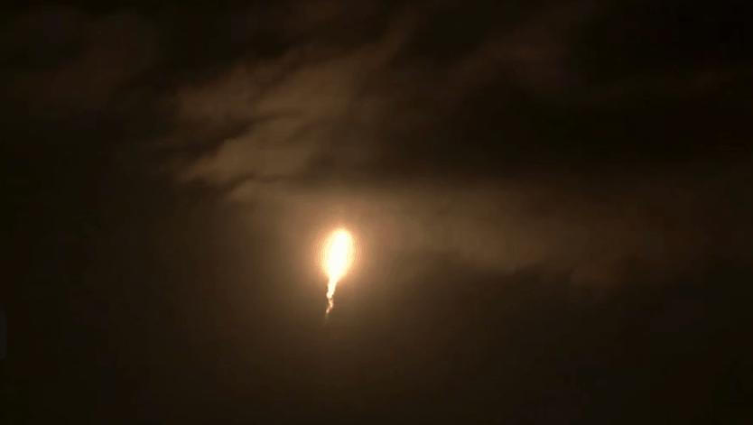 spacex再次成功发射货运飞船,spacex首次载人航天发射新闻