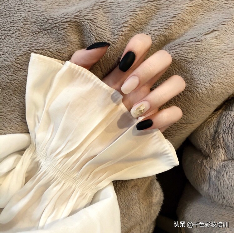 奶甜双拼美甲,美甲奶甜