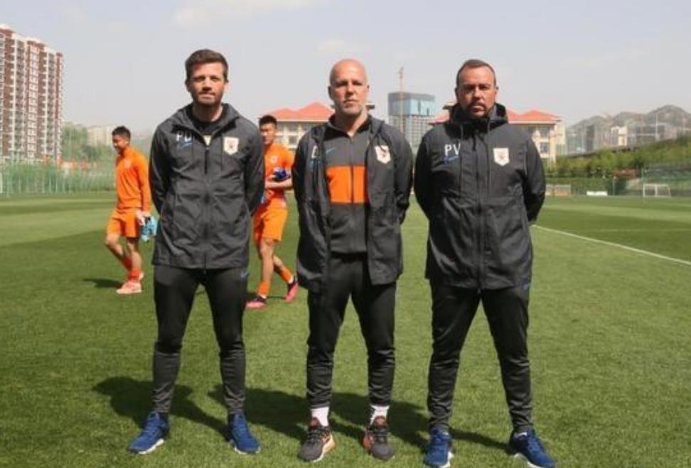 上海申花绝平武汉三镇,申花绝平韦世豪