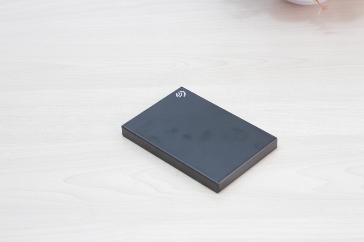 希捷银河系列企业级硬盘评测,薄如蝉翼轻如鸿毛图片