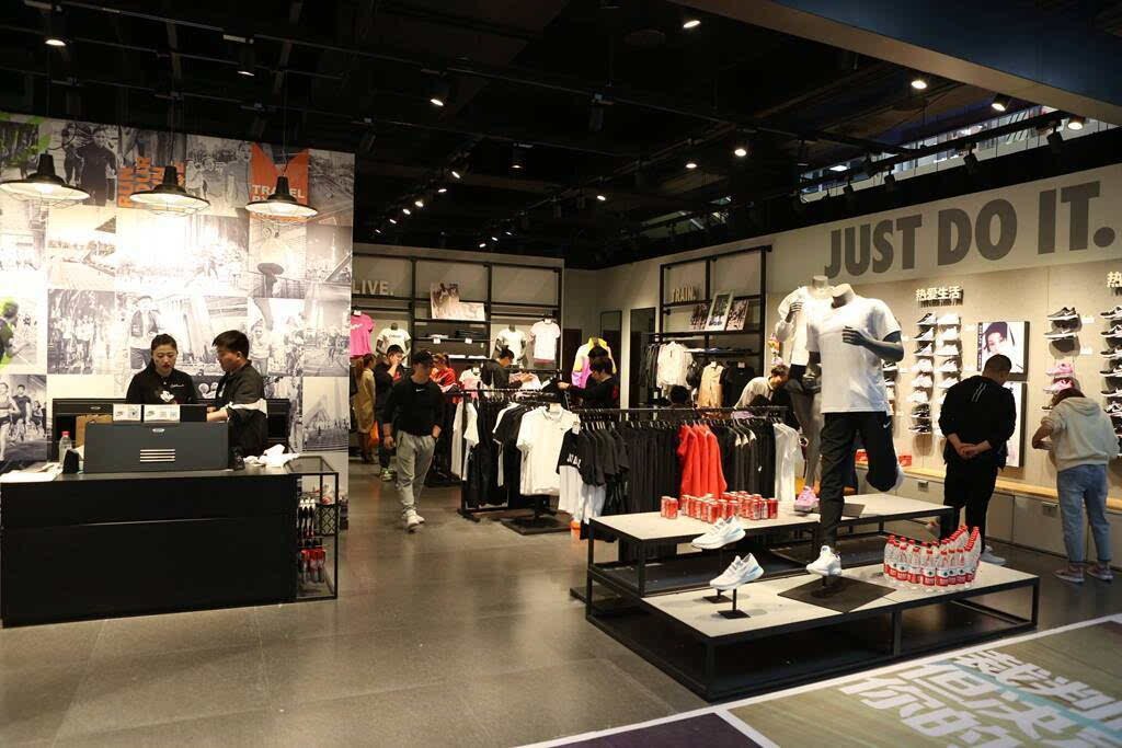 开业首日销售31.8万，谁说名牌产品在农村没有市场？