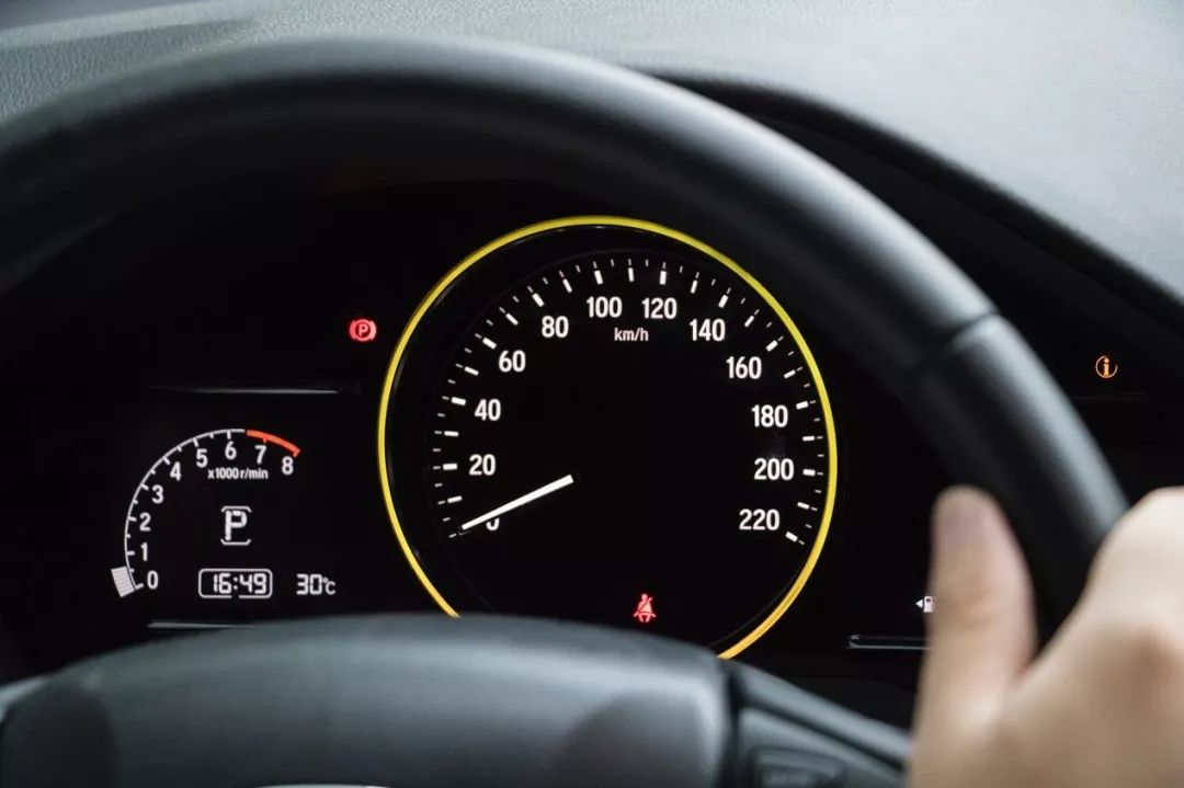 潮鞋与潮车是如此般配,90后年轻人就爱这一口