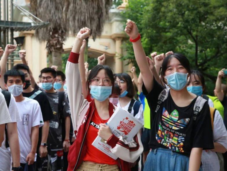 四川曾被“嫌弃”的大学,如今成为“新宠”,毕业生薪资待遇可观