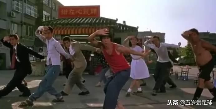 足球之乡普及足球出滥招！足球不踢却用来跳舞，应该学人家日本！