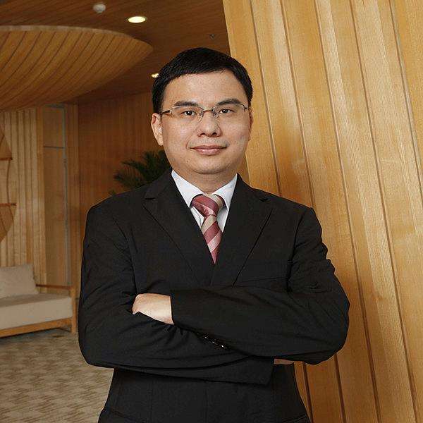 qq是在哪年诞生的,qq是谁创造出来的