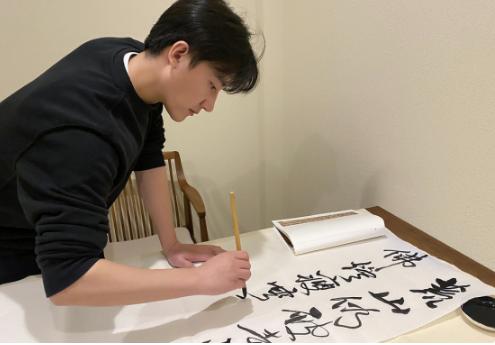 从无名小卒到万众瞩目,从无名小卒到喜剧之王