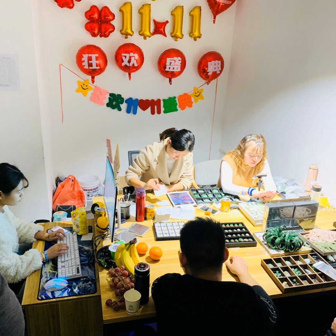 疫情冲击下的玉石直播：从36人到3个人，想工作！想正常发货