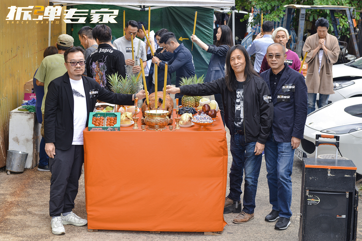 刘德华伤后全面复出接拍《拆弹专家2》搭档倪妮有没有CP感？