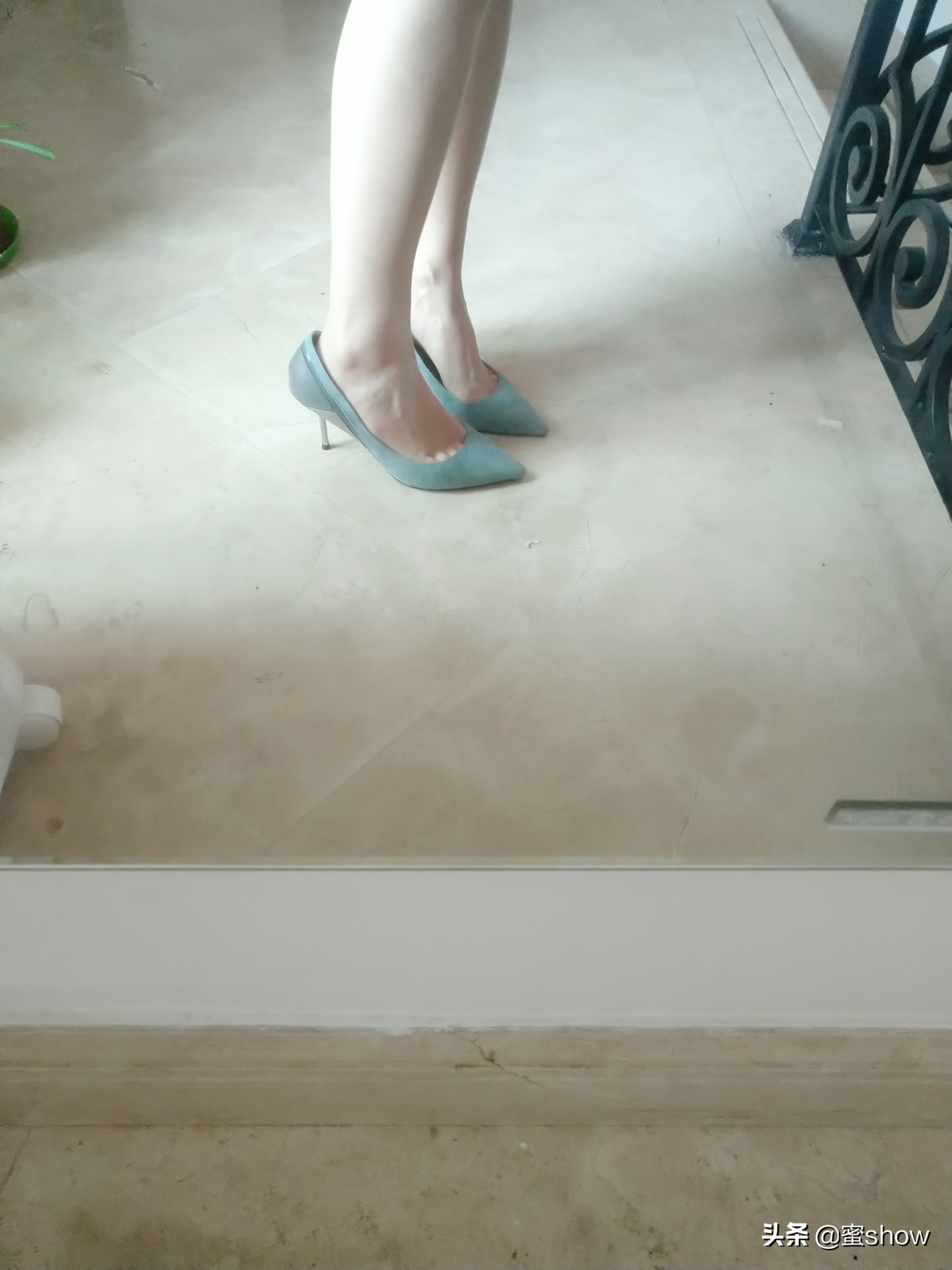 尖头高跟鞋前面磨脚怎么办,穿尖头高跟鞋磨脚