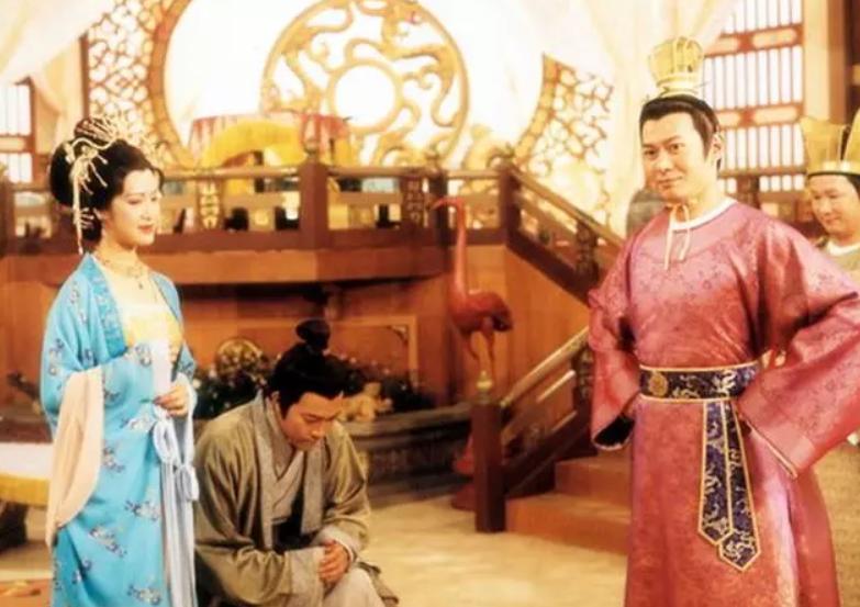 李白赞誉杨玉环的四首诗,李白称赞杨贵妃的诗是哪一首