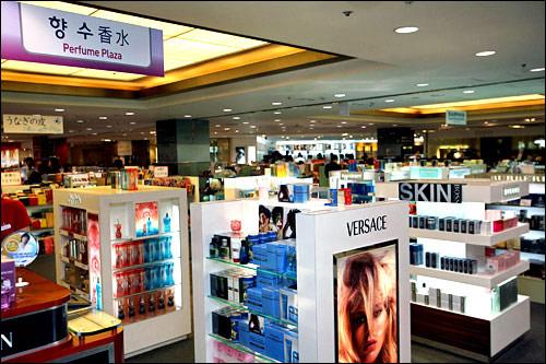 2吨卡车垃圾！中国代购购买力强，韩机场给中国代购设专用提货处