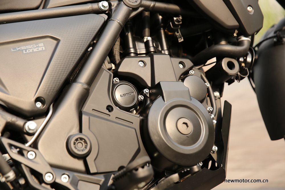 隆鑫无极650大单缸,无极650ds高速公路测评